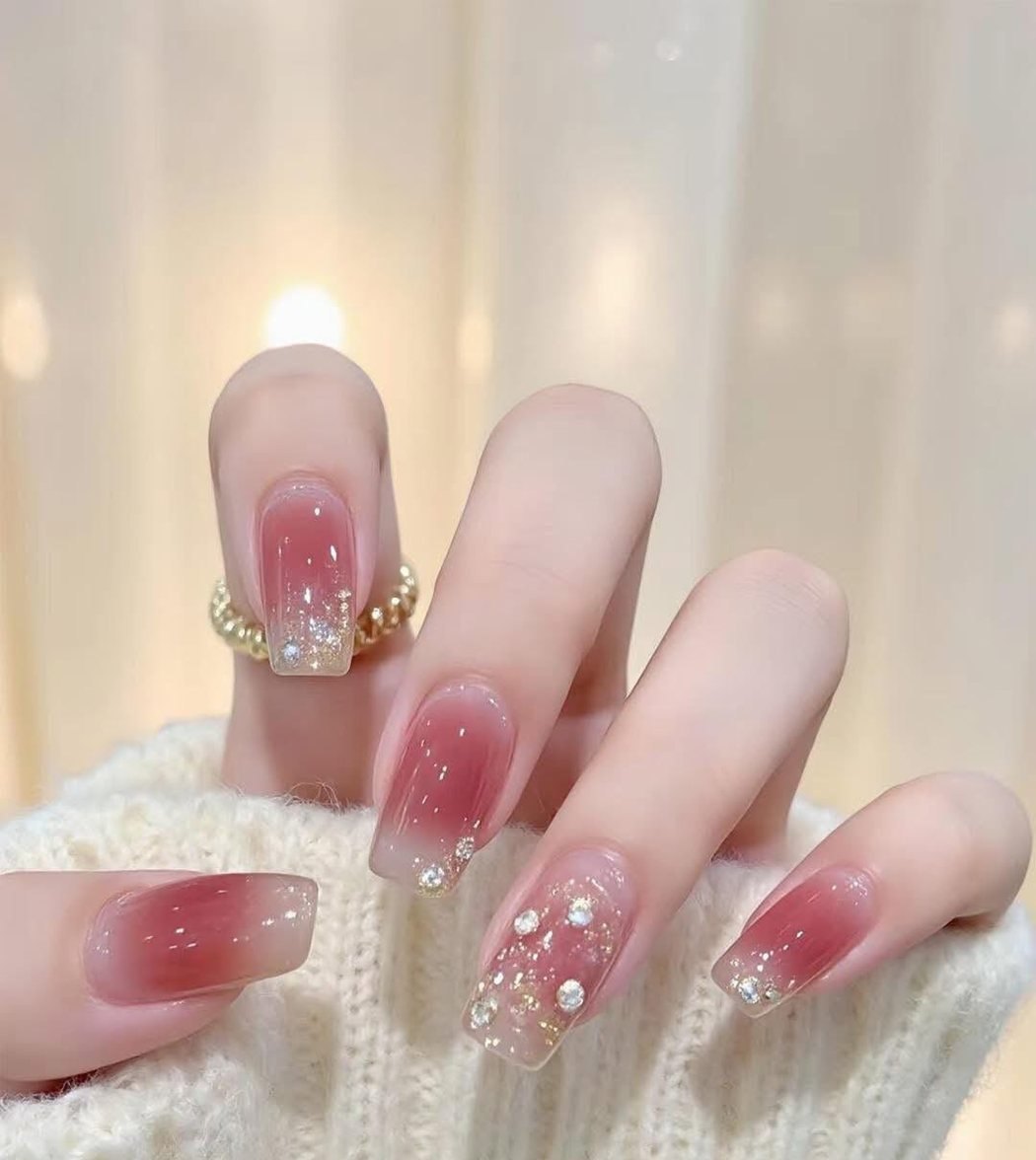 Moira Nails & Spa